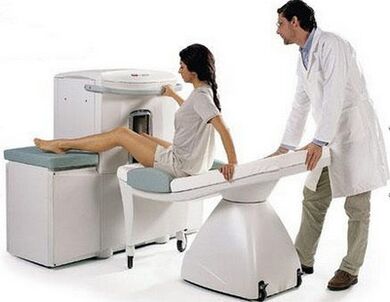 A radiografía axudará a identificar procesos patolóxicos nas articulacións e nos tecidos adxacentes