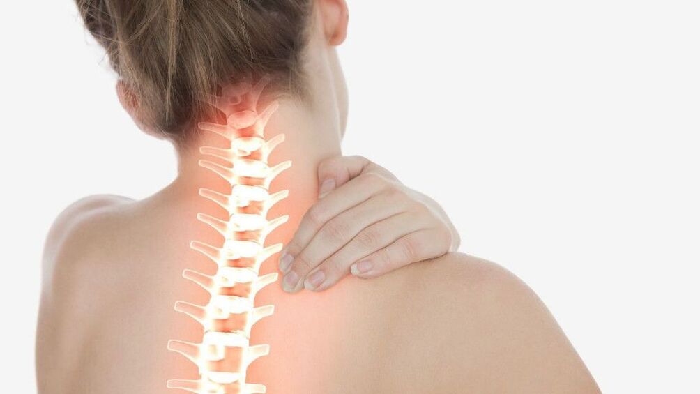 Dor no pescozo debido á osteocondrose da columna cervical